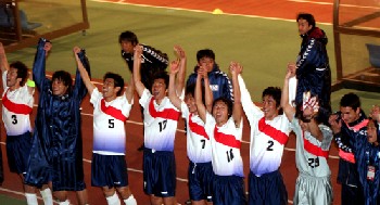 03 May 06 - FC Kariya celebrate their 2-1 annihilation of FC Ryukyu