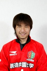 11 Jan 06 - Still going for the shirt-a-bit-too-big look, Yohei Kurakawa